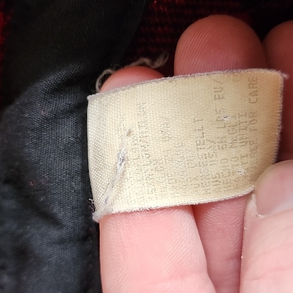 Checkered Woolrich Wool shirt. Red and Black Size XL - Picture 5 of 5